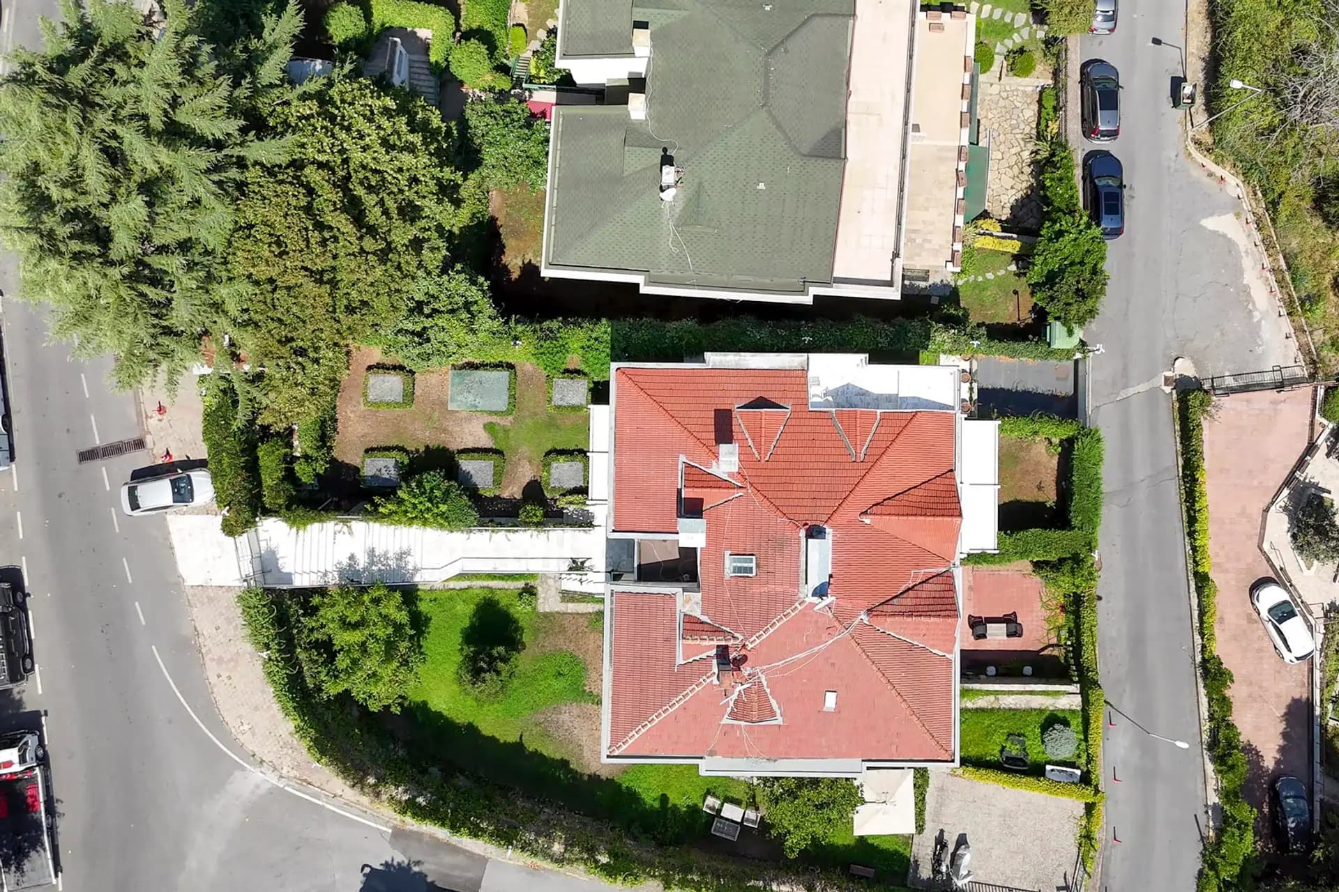 Bebek Yokusu Özenli Sokak 650m2 Boğaz Manzaralı Özel Villa 
