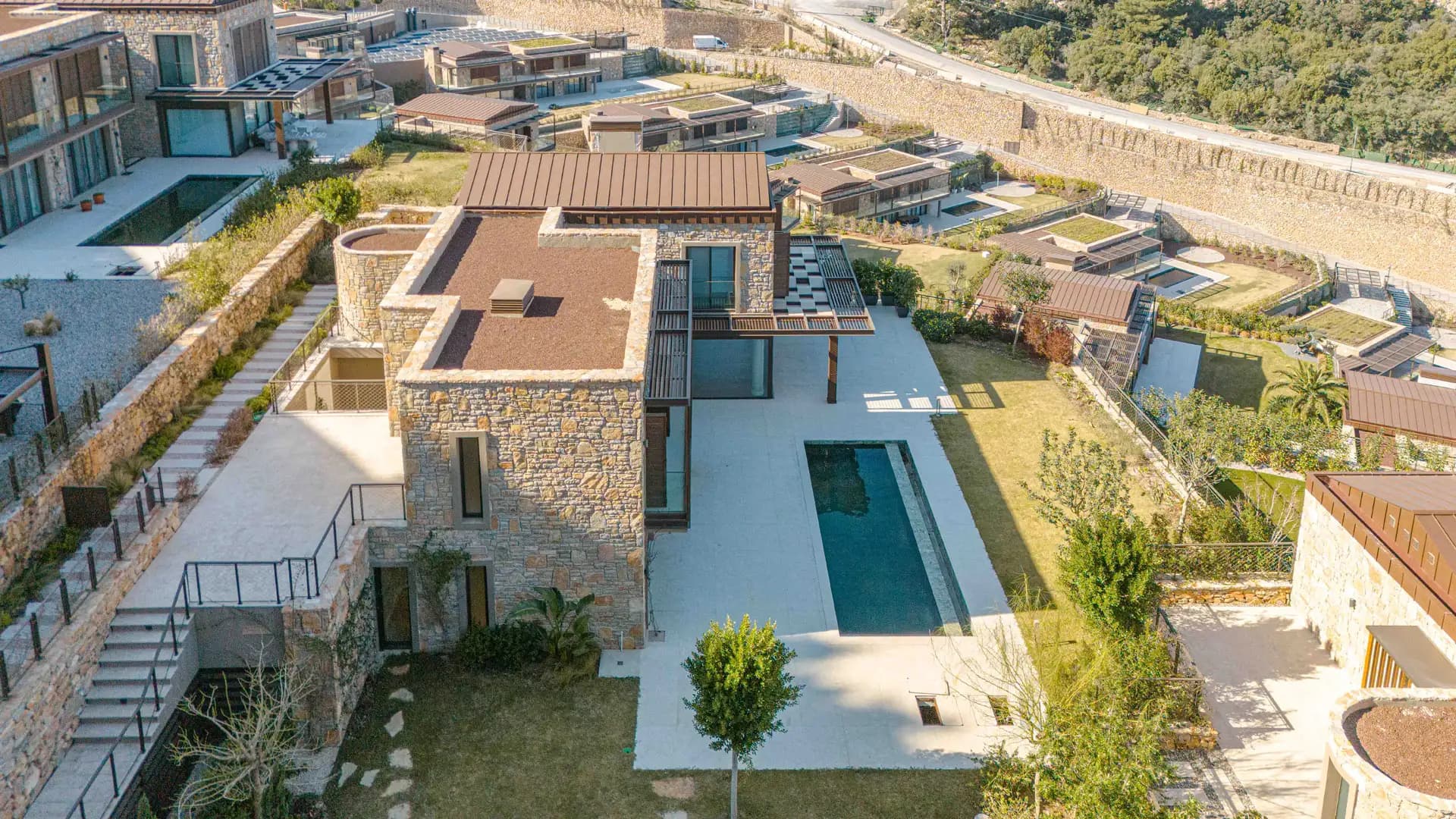 Bodrum Seba Gölköy Manzaralı Büyük Bahçeli Satılık 5+1 Villa
