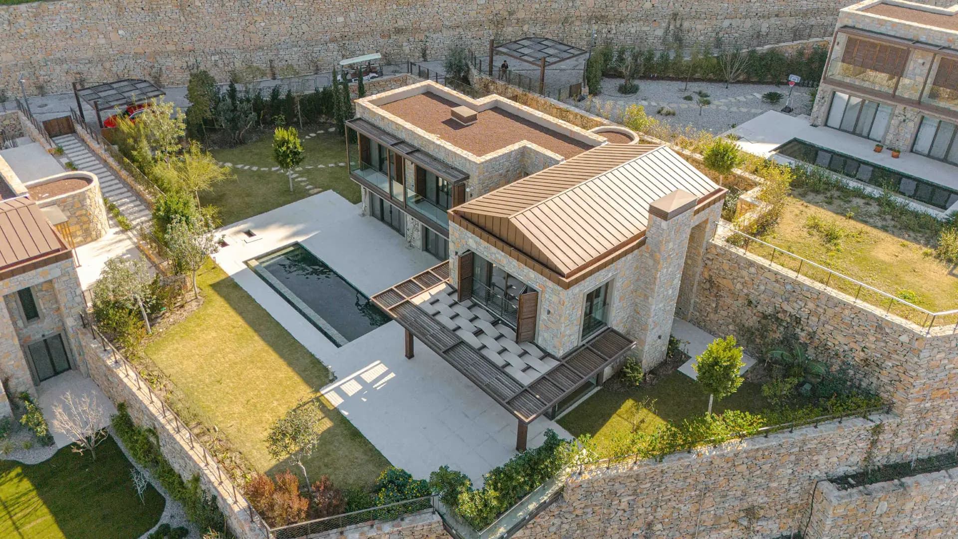 Bodrum Seba Gölköy Manzaralı Büyük Bahçeli Satılık 5+1 Villa