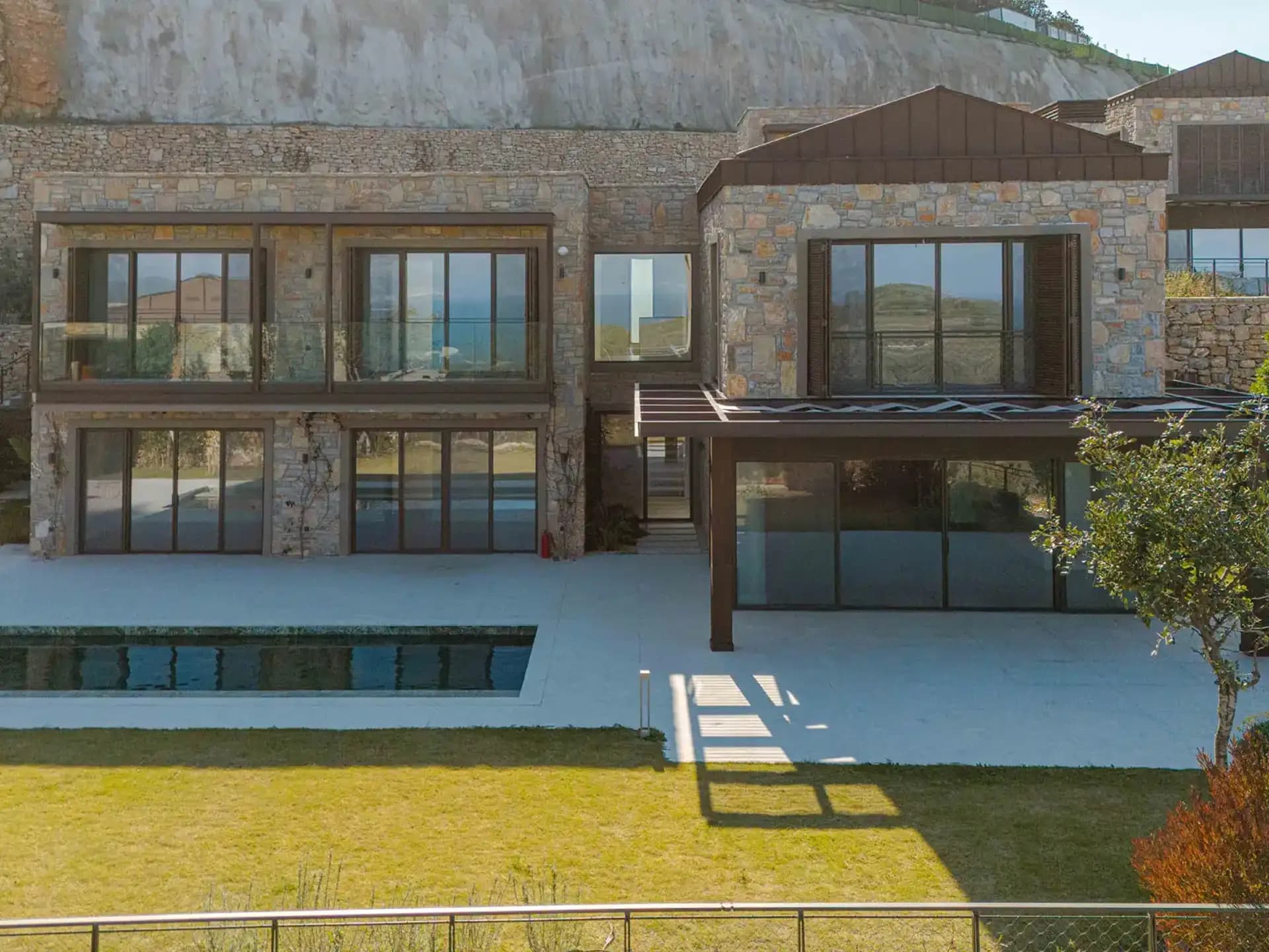 Bodrum Seba Gölköy Manzaralı Büyük Bahçeli Satılık 5+1 Villa