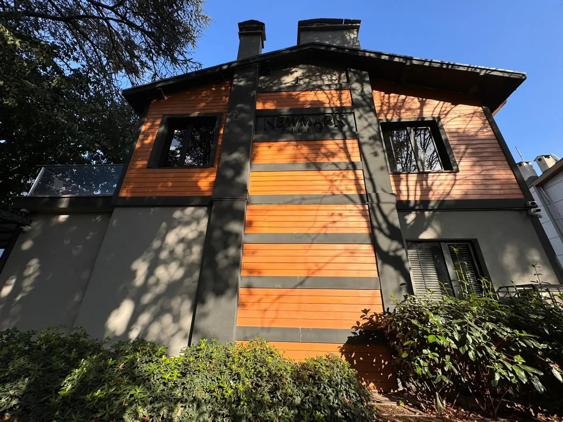Levent'te Yenilenmiş Taşınmaya Hazır Bahçeli Villa 