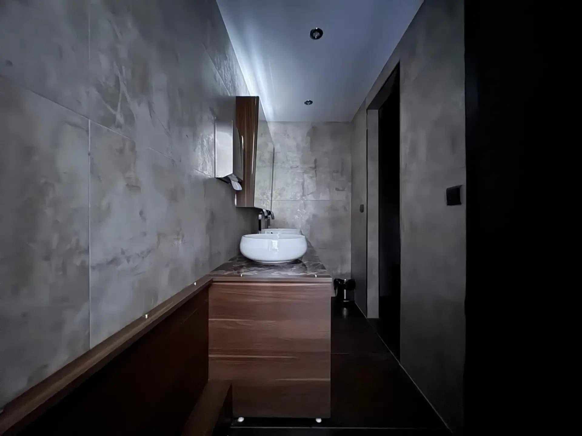 Levent'te Yenilenmiş Taşınmaya Hazır Bahçeli Villa 