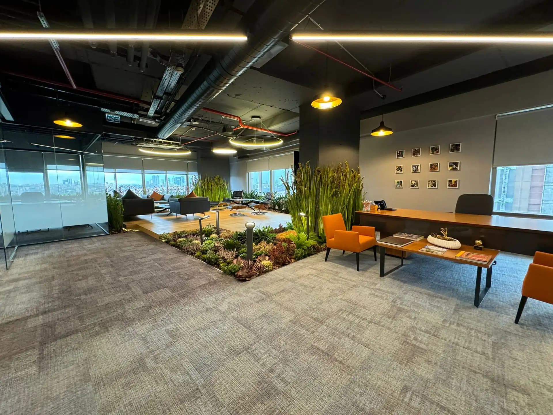 Maslak Park Plazada 1140m2 Özel Dekore Kiralık Ofis