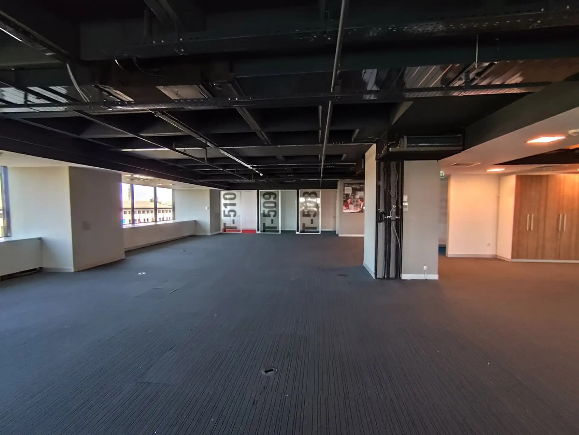 Maslak Nurol Plazada Dekorasyonlu 1420m2 Kiralık Ofis