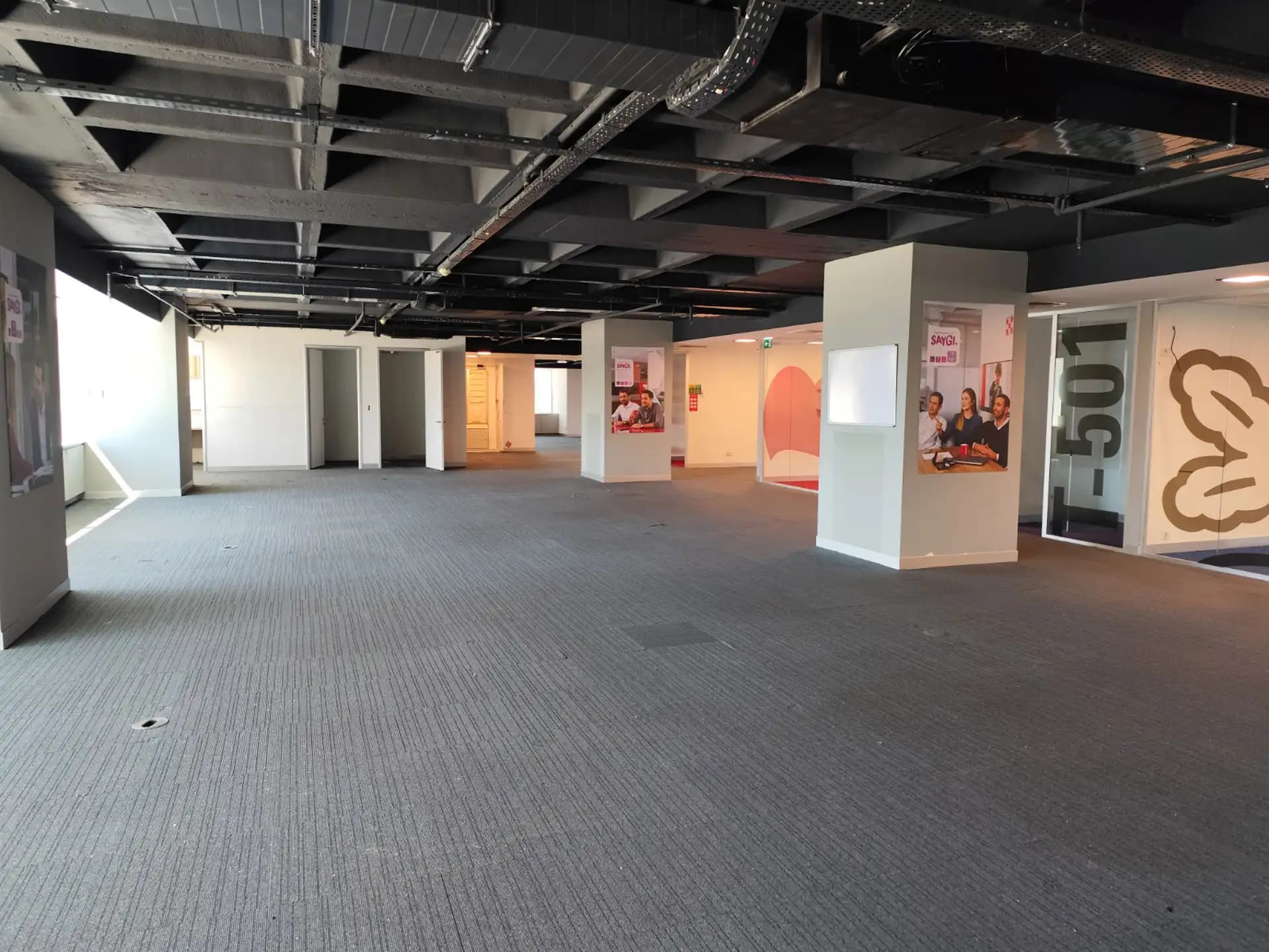 Maslak Nurol Plazada Dekorasyonlu 1420m2 Kiralık Ofis