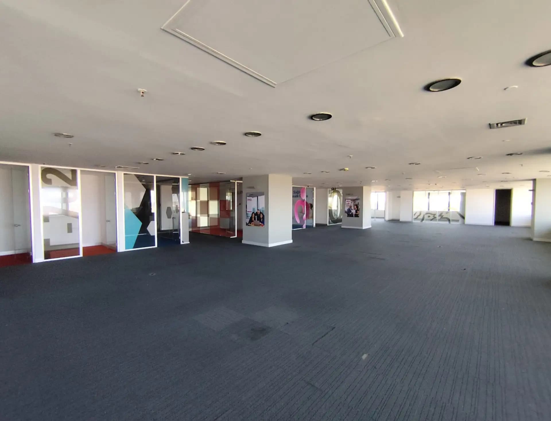 Maslak Nurol Plazada Dekorasyonlu 1420m2 Kiralık Ofis