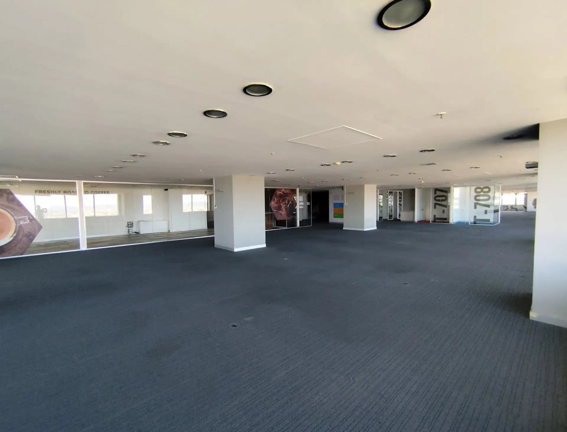 Maslak Nurol Plazada Dekorasyonlu 1420m2 Kiralık Ofis