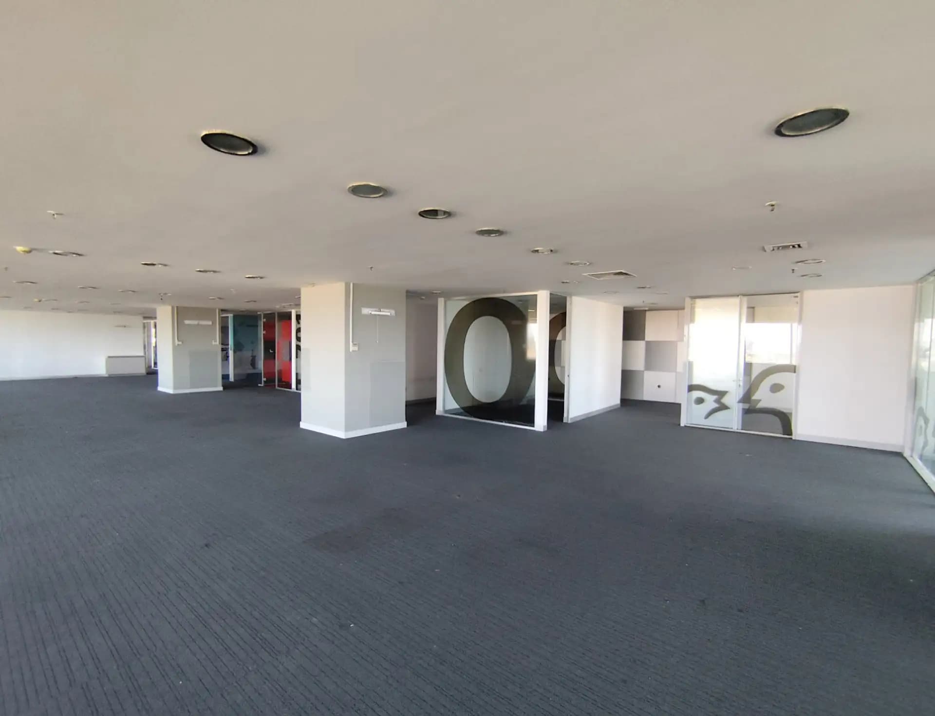 Maslak Nurol Plazada Dekorasyonlu 1420m2 Kiralık Ofis