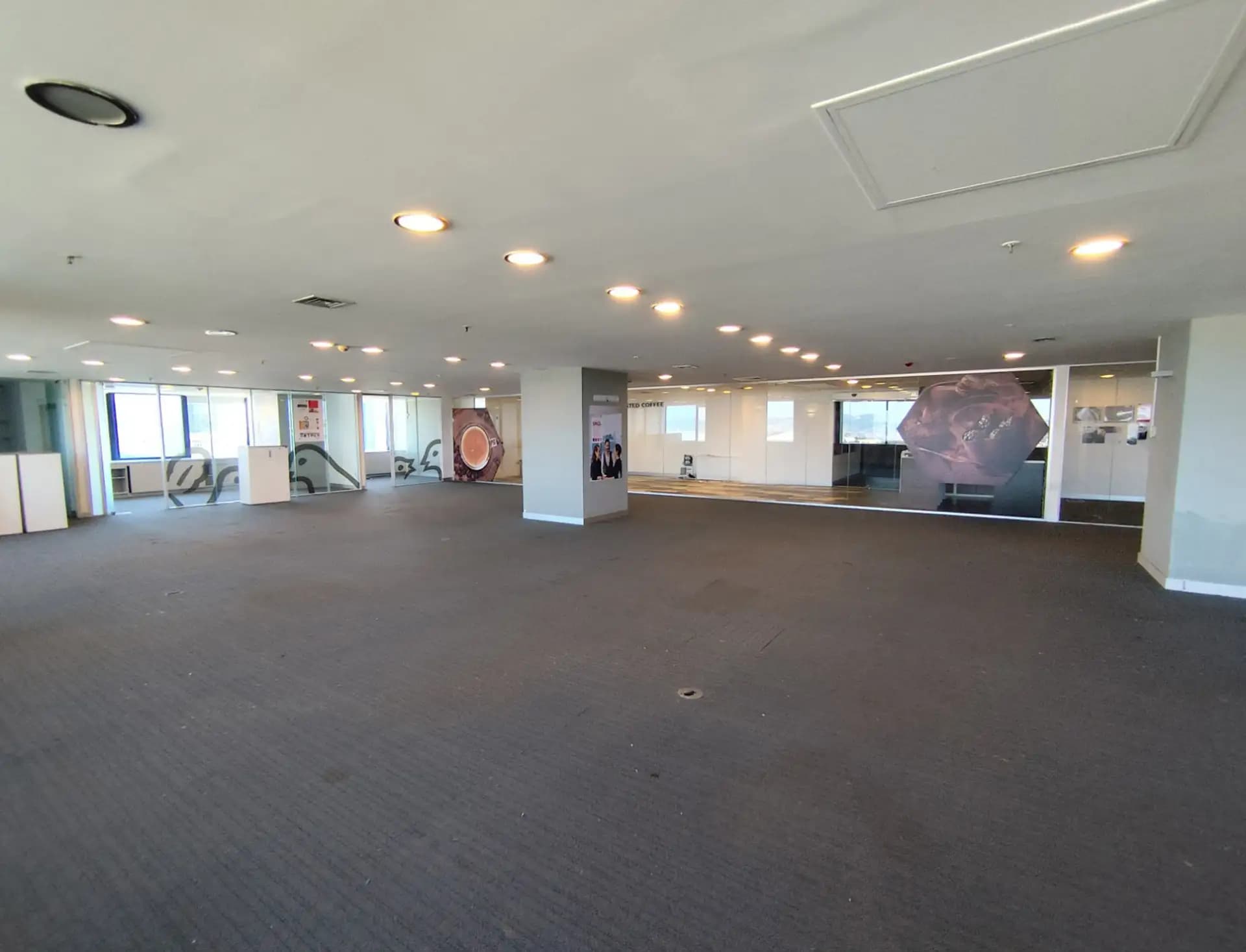 Maslak Nurol Plazada Dekorasyonlu 1420m2 Kiralık Ofis