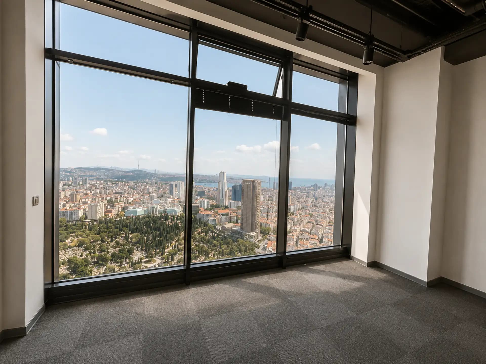 Nurol Tower Satış Ofisinden Boğaz Manzaralı Yüksek Kat Satılık Ofis 